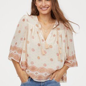NWT H & M Puffed Sleeve Blouse 10